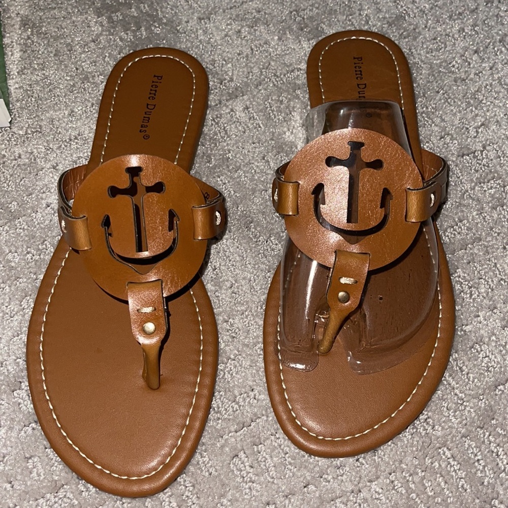 Pierre Dumas flip flops